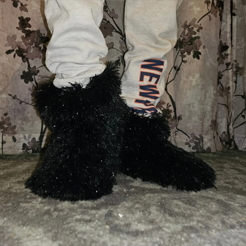 🎁 SALE 🎁Justice Girls Fuzzy Slippers - Picture 2 of 6